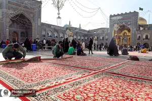 خادمان فرش حرم مطهر رضوی