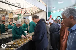 تشرف جمعی از موکب داران اهل سنت آذربایجان غربی به حرم مطهر رضوی