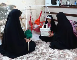 اهدای بسته‌های فرهنگی «دختر ماه» با عنایت تولیت آستان قدس رضوی