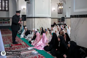 نماز جماعت دختران تازه مکلف خانواده&zwnj;های فراجا در حرم مطهر رضوی