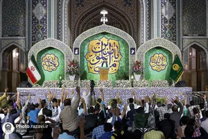 حال و هوای حرم مطهر رضوی در شب عید غدیر-2