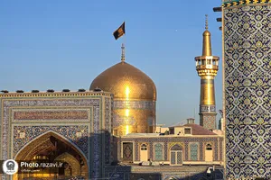 تعویض پرچم حرم امام رضا علیه&zwnj;السلام به مناسبت شهادت حضرت زهرا سلام&zwnj;الله علیها