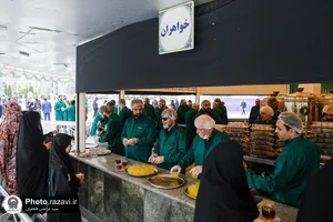 حضور جمعی از هنرمندان در چایخانه رضوی