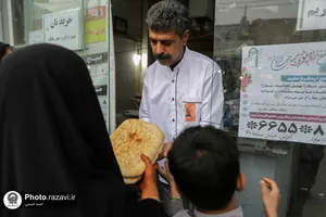 توزیع نان صلواتی به مناسبت نیمه شعبان