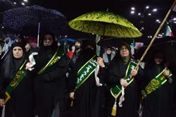 باران هم نتوانست حماسه را خاموش کند؛ همدان غرق در شور رضوی