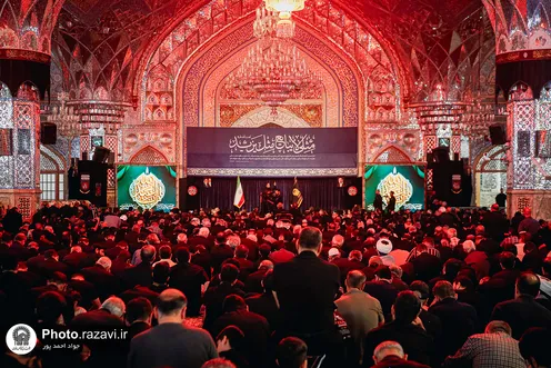 الحرم الرضوي الشریف في ليلة التاسع من محرم