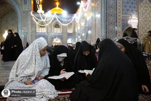 اعتکاف دختران نوجوان در حرم مطهر رضوی