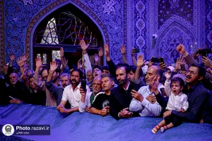 غبارروبی مزار شهدای مدفون در حرم مطهر رضوی