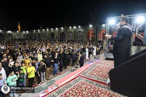 عزاداری زائران عرب زبان در حرم مطهر رضوی