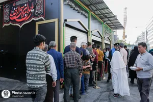 توزیع غذا در روز زیارتی امام رضا علیه&zwnj;السلام