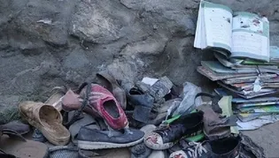 بازهم موی مرا مادرم شانه زده...