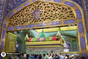 گل آرایی ضریح مطهر رضوی در دهه کرامت