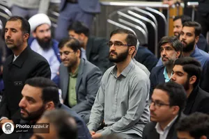 رونمایی از بسته شعر و سبک دهه کرامت ۱۴۰۳ در حرم مطهر رضوی