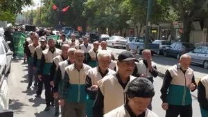 همدان غرق در نوای &laquo;یا رضا (ع)&raquo; + تصاویر