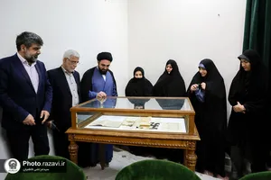 رونمایی از اسناد اهدایی خانواده معتمدی موسوی
