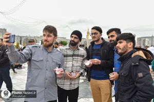 حال و هوای حرم مطهر رضوی در شب میلاد امام رضا علیه&zwnj;السلام