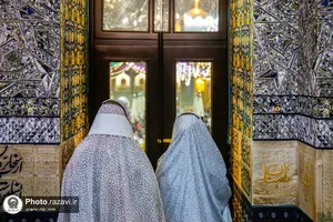 تشرف بانوان مهمان جشنواره &laquo;رسانه خورشید&raquo; به حرم مطهر رضوی