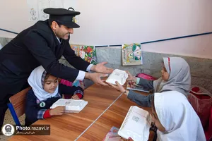 حضور خدام حرم مطهر رضوی در مدرسه امام جواد علیه&zwnj;السلام