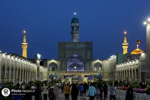 حال و هوای حرم مطهر رضوی در شب شهادت امام محمدباقر علیه السلام