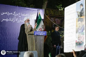 حضور تولیت آستان قدس رضوی در اجتماع مردم مشهد