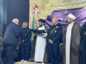 تجلیل از ۱۴ ذاکر اهل بیت در اولین همایش پیرغلامان رضوی در اردبیل