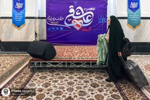 ورود معتکفین دختر نوجوان به حرم مطهر رضوی