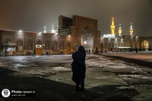 بارش برف شبانگاهی در حرم مطهر رضوی