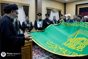 تشرف کاروان سفیران امام رئوف به حرم امامین عسکریین (علیهم&zwnj;السلام)
