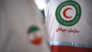 دستان مهربان 3 هزار عضو جمعیت هلال احمر در مسیر خادمی؛ آغاز خدمت به زائران با اذن امام رضا (ع)