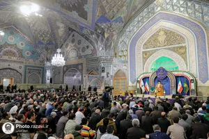 قرائت دعای ندبه در حرم مطهر رضوی
