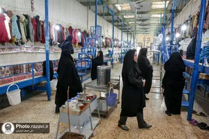 بازدید کارکنان آستان قدس رضوی از شرکت فرش و آرایه&zwnj;های رضوی