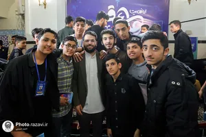 وداع پسران نوجوان معتکف رمضانیه در حرم مطهر رضوی