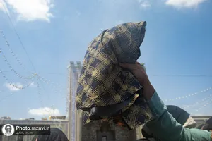 گلاب افشانی در حرم مطهر رضوی