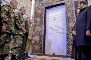 برگزاری نوزدهمین پاسداشت ادبیات جهاد و مقاومت همراه با انتشار تقریظ حضرت آیت&zwnj;الله خامنه&zwnj;ای در شیراز / گزارش تصویری