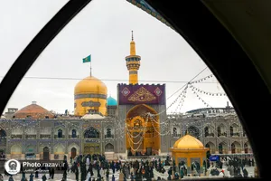 نصب کتیبه&zwnj;های نیمه شعبان در حرم مطهر رضوی