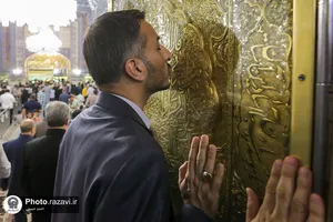 تشرف استاندار نجف اشرف به حرم مطهر رضوی