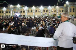 ضیافت افطاری زائران حرم مطهر رضوی در شب میلاد کریم اهل بیت-1