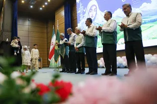 تجلیل از ۲۳۱ مادر برگزیده در رویداد «شکوه مادری» شیراز/گزارش تصویری