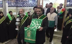 غبارروبی آستان امامزاده عبدالله (ع) همدان با حضور خادمان حضرت معصومه (س)