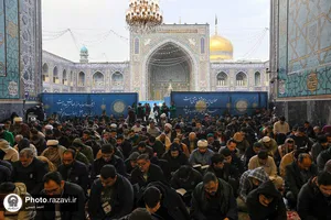 قرائت دعای ام داوود در حرم مطهر رضوی -2