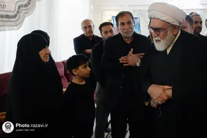 دیدار تولیت آستان قدس رضوی با خانواده شهید کاظمی