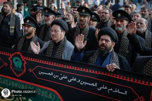 بدرقه خادمین اربعین حسینی در حرم مطهر رضوی
