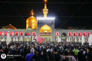 حرم مطهر رضوی در شام شهادت امام رضا علیه&zwnj;السلام