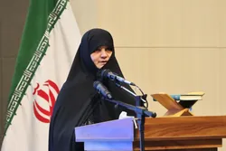 بانوی تراز انقلاب اسلامی در حوزه‌های فردی، خانواده و اجتماع سرآمد است