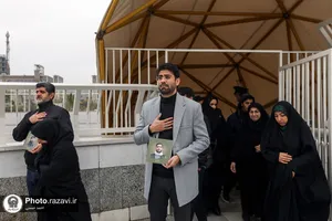 حضور شرکت کنندگان رویداد هنری &laquo;پرچم بر زمین نمی&zwnj;افتد&raquo; در صحن قدس