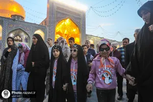 تشرف جمعی از نابینایان به حرم مطهر رضوی