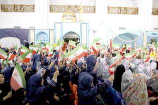 شکوفه‌های رضوی؛ صبحی که کلاس‌اولی‌ها در رواق کودک حرم جشن گرفتند