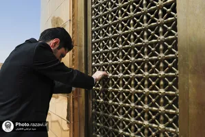 متبرک کردن پرچم کاروان&zwnj;های زیرسایه خورشید در آستانه دهه کرامت