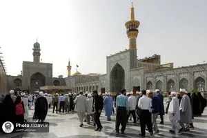 تشرف جمعی از علمای اهل سنت به حرم مطهر رضوی