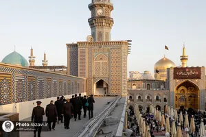 آیین تعویض پرچم حرم امام رضا علیه&zwnj;السلام در آستانه ماه ربیع الاول